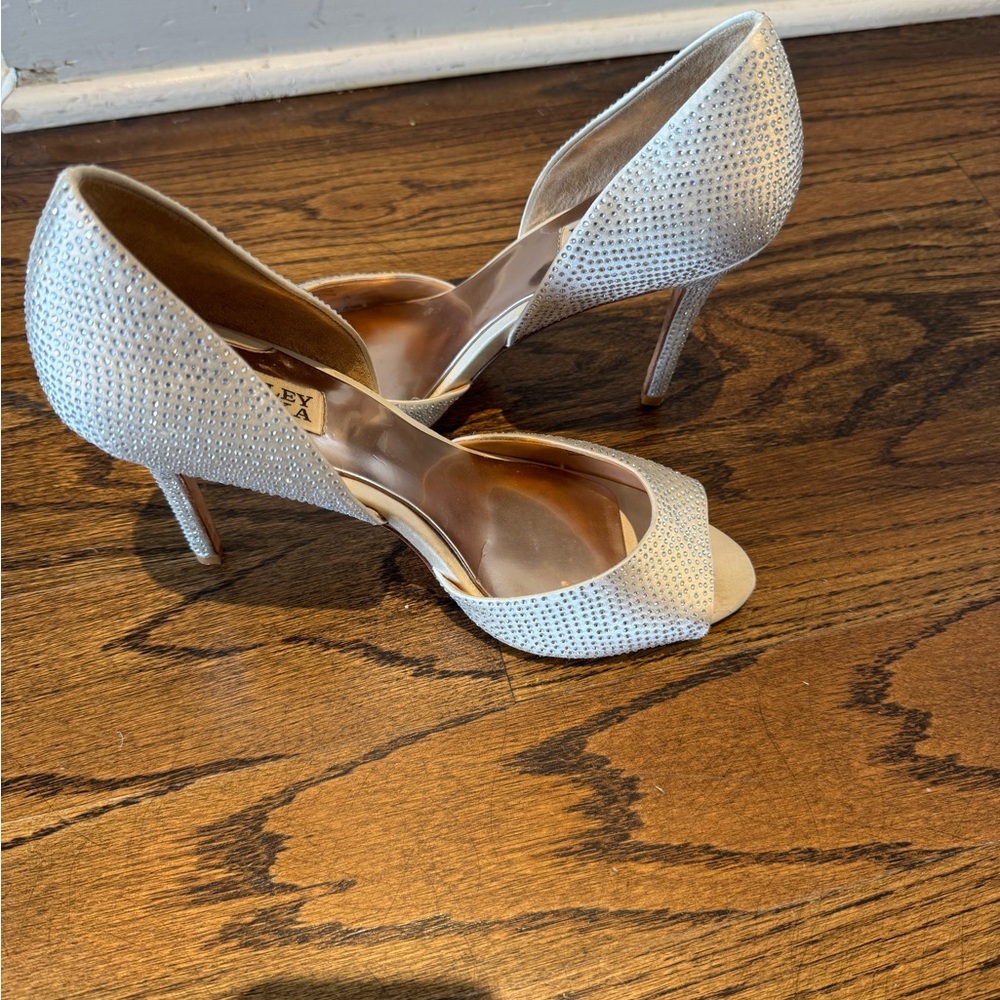 Badgley Mischka Silver Peep-Toe Heels